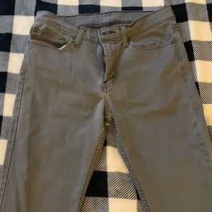 Mens used 511. 32x30. Small black line on leg barely noticeable.